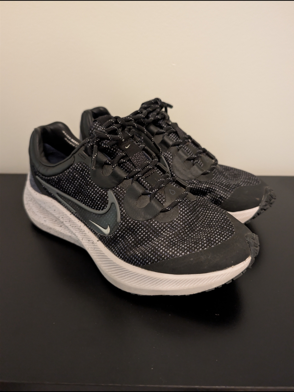 Nike Women's Zoom Winflo 8 Shield Running Shoes - Size 6.5